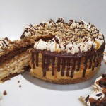 Cake Snickers with walnut