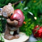 White chokolate bear with heart 02